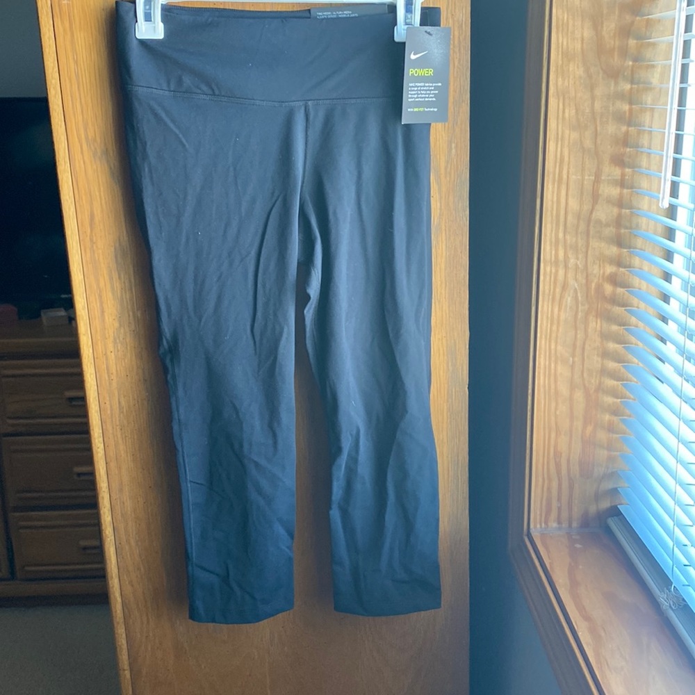 Nike capri leggings